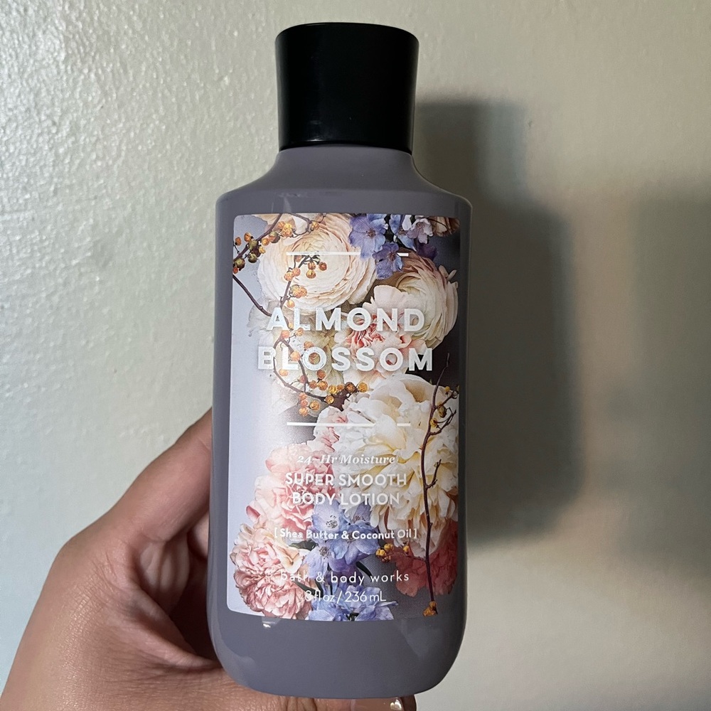 Bath & Body Works Almond Blossom Body Lotion